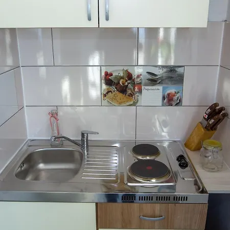 Luka Apartment *