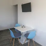 Luka דירה רטינה